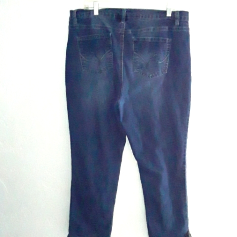 DG2 Diane Gilman Crop Jeans - Picture 4 of 6